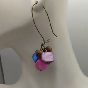 Mother of pearl jubilee nugget earrings E156
